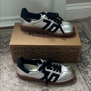 Back 70 Silver and Black Sneakers